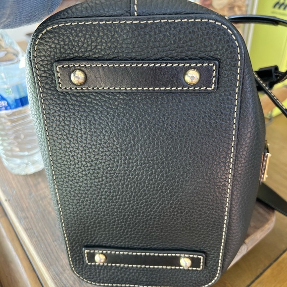Black Dooney & Bourke Pebble Grain Drawstring EUC $79 - Picture 4 of 11
